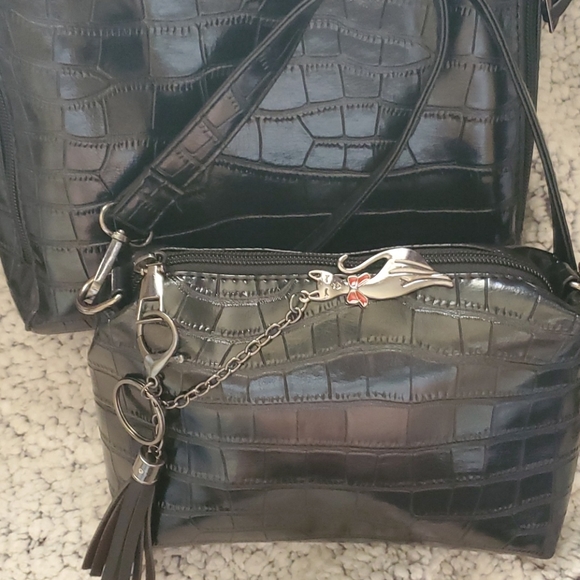 Black 4 Piece Crocodile Pattern Purse Set - Picture 6 of 8